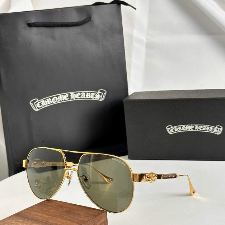Picture of Chrome Hearts Sunglasses _SKUfw70121017fw